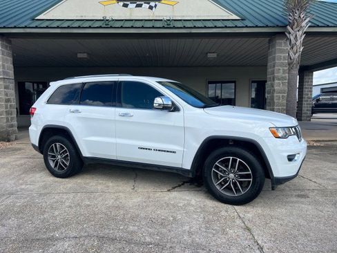 Used 2018 Jeep Grand Cherokee Limited w/ Trailer Tow Group IV image 3