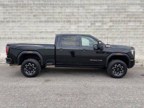 Used 2024 GMC Sierra 2500 AT4X AWD/4WD image 4