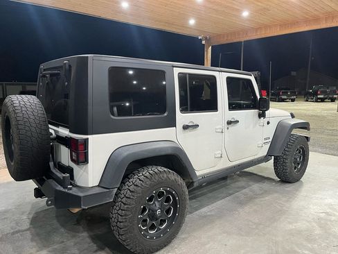 Used 2010 Jeep Wrangler Unlimited Sport image 4