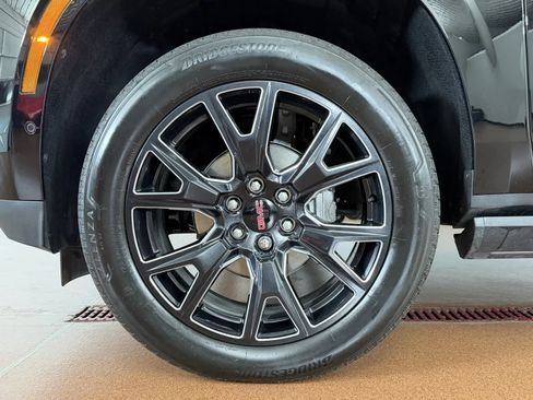 Used 2026 GMC Yukon XL Denali w/ Sun & Power Step Package AWD/4WD image 8