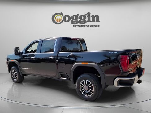 Used 2026 GMC Sierra 3500 SLT w/ SLT Convenience Package AWD/4WD image 5