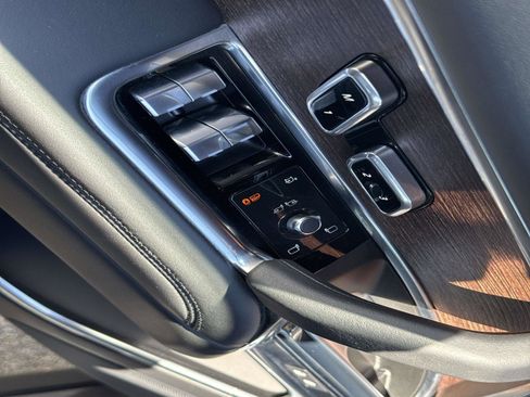 Certified 2023 Land Rover Range Rover SE image 20