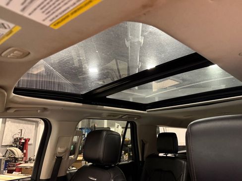 Used 2018 Ford Expedition Max Platinum image 14