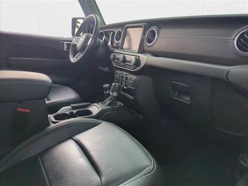 Used 2022 Jeep Gladiator Overland w/ Popular Equipment Package image 25