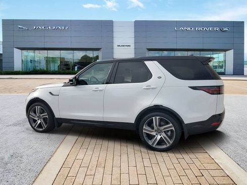Used 2024 Land Rover Discovery Dynamic SE AWD/4WD image 7
