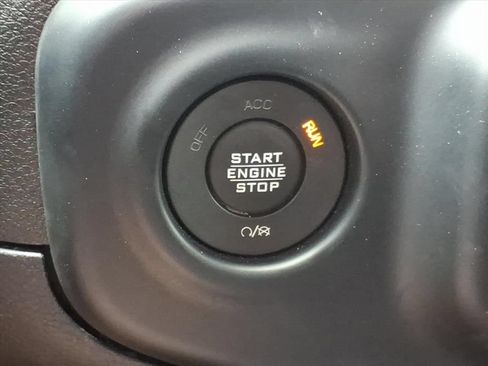 Used 2019 Jeep Wrangler Unlimited Rubicon AWD/4WD image 27