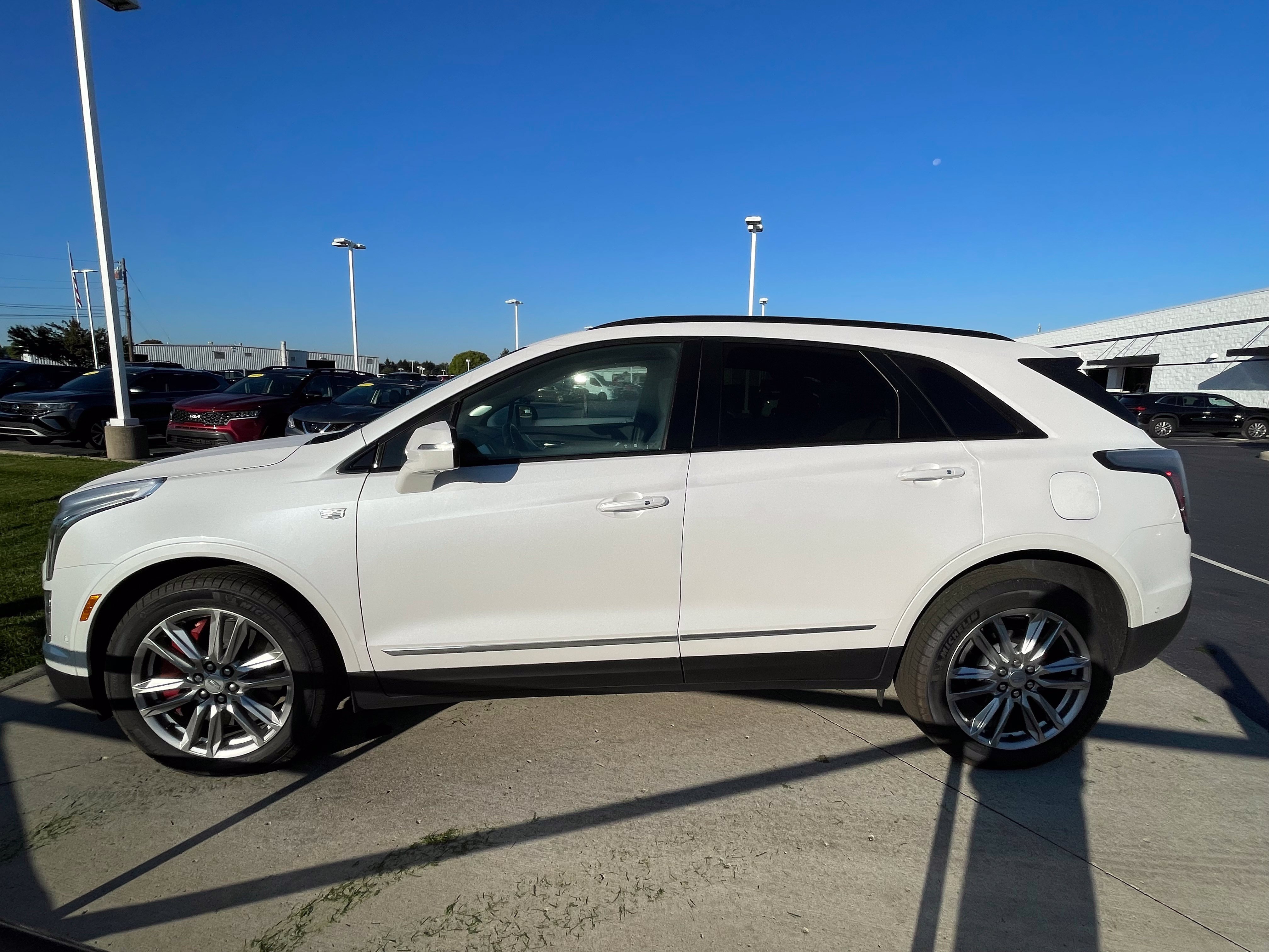 Used 2024 Cadillac XT5 Sportv w/ Technology Package AWD/4WD image 4