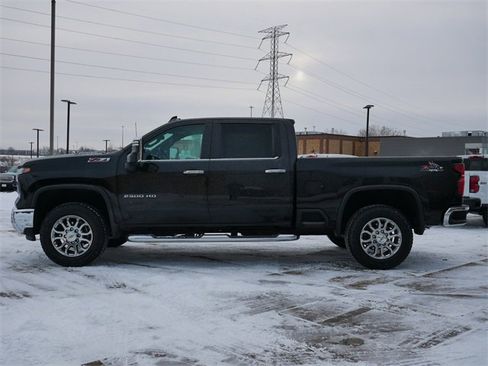 Used 2024 Chevrolet Silverado 2500 LTZ w/ LTZ Convenience Package image 4