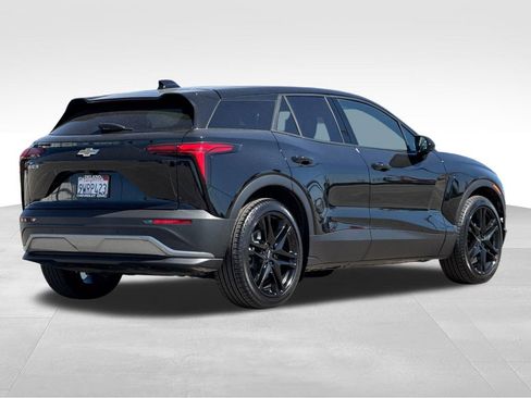 Used 2025 Chevrolet Blazer EV LT FWD image 5