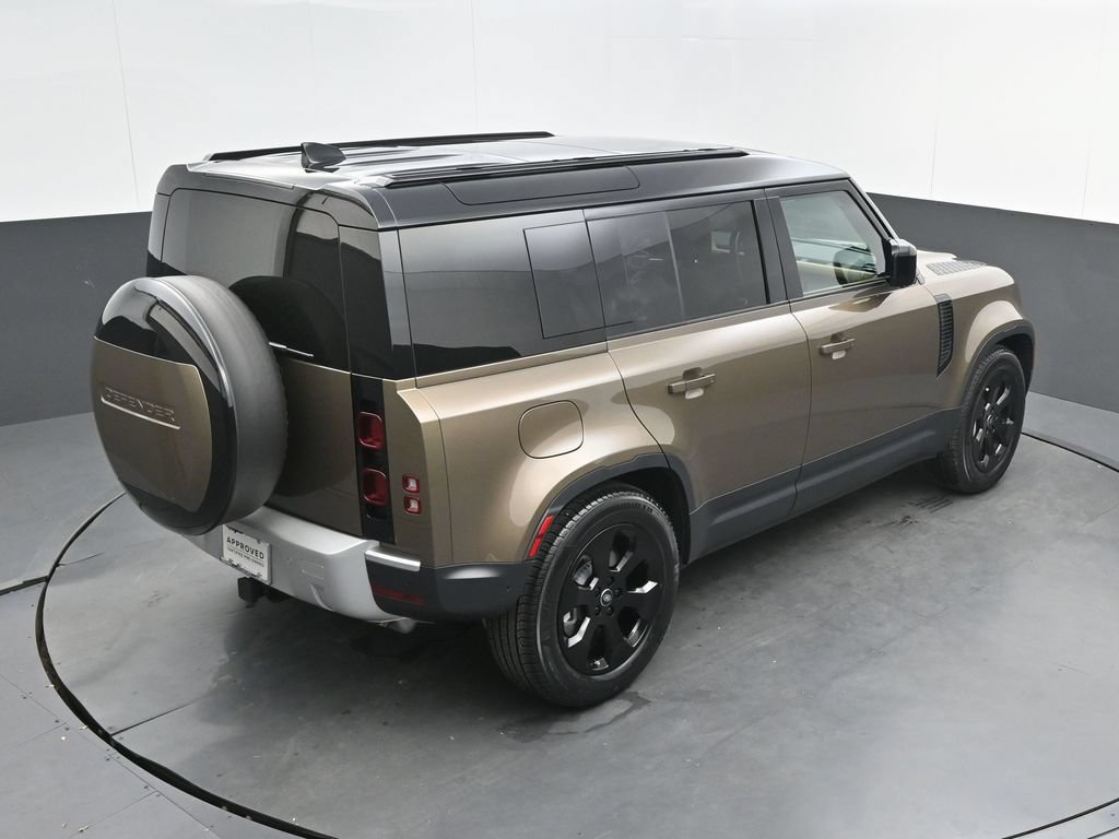 Used 2025 Land Rover Defender 110 S AWD/4WD image 37