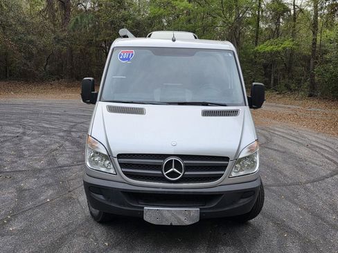 Used 2011 Mercedes-Benz Sprinter 2500 image 2