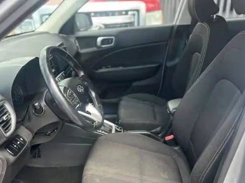 Used 2020 Hyundai Venue SEL FWD image 7