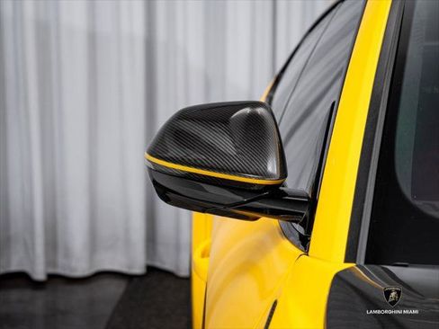 Used 2019 Lamborghini Urus AWD/4WD image 5