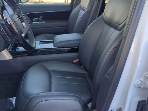 New 2025 Land Rover Range Rover Long Wheelbase Autobiography image 16