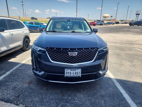 Used 2021 Cadillac XT6 Premium Luxury FWD image 1