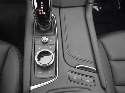 Certified 2024 Cadillac XT5 Premium Luxury w/ LPO, Floor Liner Package image 19