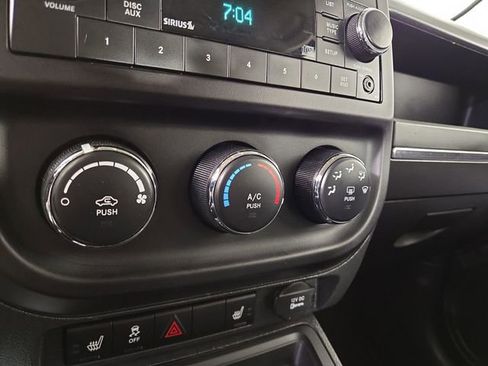 Used 2015 Jeep Patriot Latitude image 19