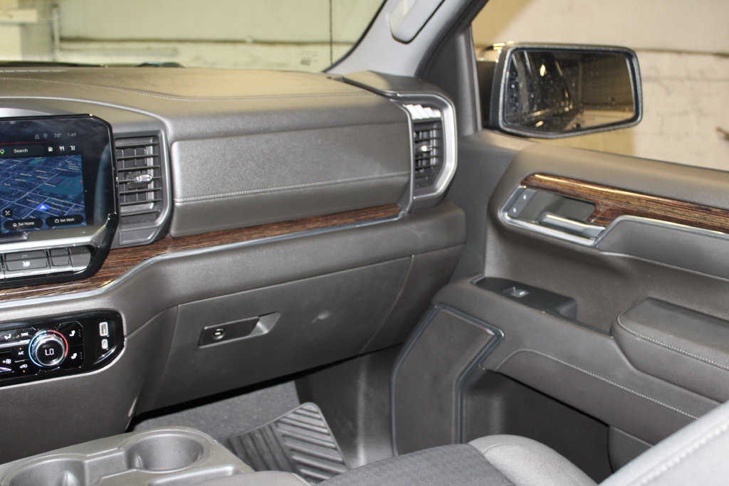 Used 2023 GMC Sierra 1500 SLE AWD/4WD image 32