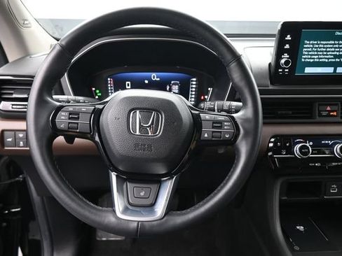 Used 2025 Honda Pilot Elite image 6