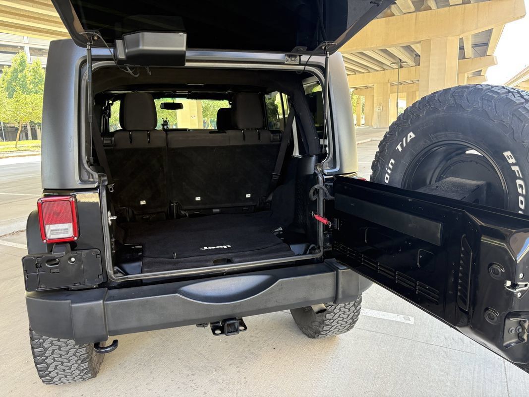 Used 2017 Jeep Wrangler Unlimited Sport w/ Quick Order Package 24S AWD/4WD image 27