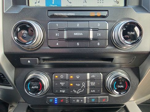 Used 2018 Ford F250 Platinum w/ Platinum Ultimate Package AWD/4WD image 19