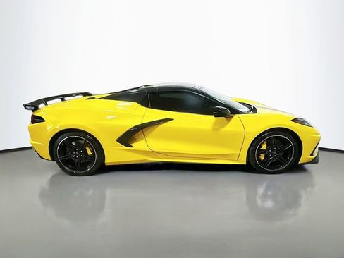Used 2025 Chevrolet Corvette Stingray Premium Conv w/ Z51 Performance Package RWD image 6
