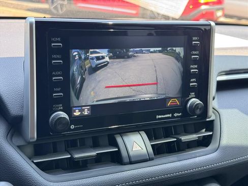 Used 2020 Toyota RAV4 XLE w/ Convenience Package FWD image 24