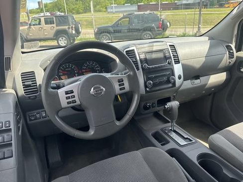 Used 2017 Nissan Frontier SV AWD/4WD image 12