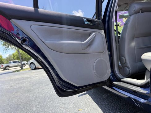 Used 2003 Volkswagen Jetta GLS image 25