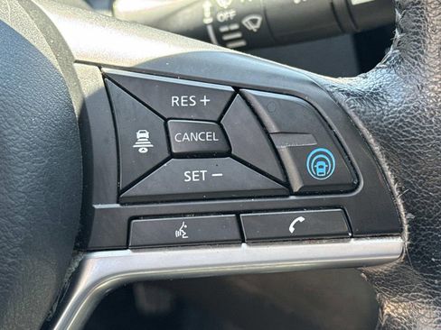 Used 2020 Nissan Rogue Sport SL image 25