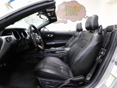 Used 2020 Ford Mustang Premium image 43