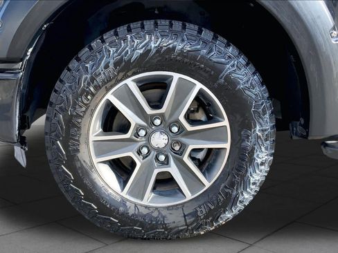 Used 2015 Ford F150 XLT w/ Equipment Group 302A Luxury AWD/4WD image 9