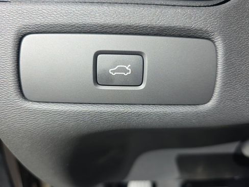 New 2026 Volvo XC60 B5 Plus w/ Protection Package Premier image 35