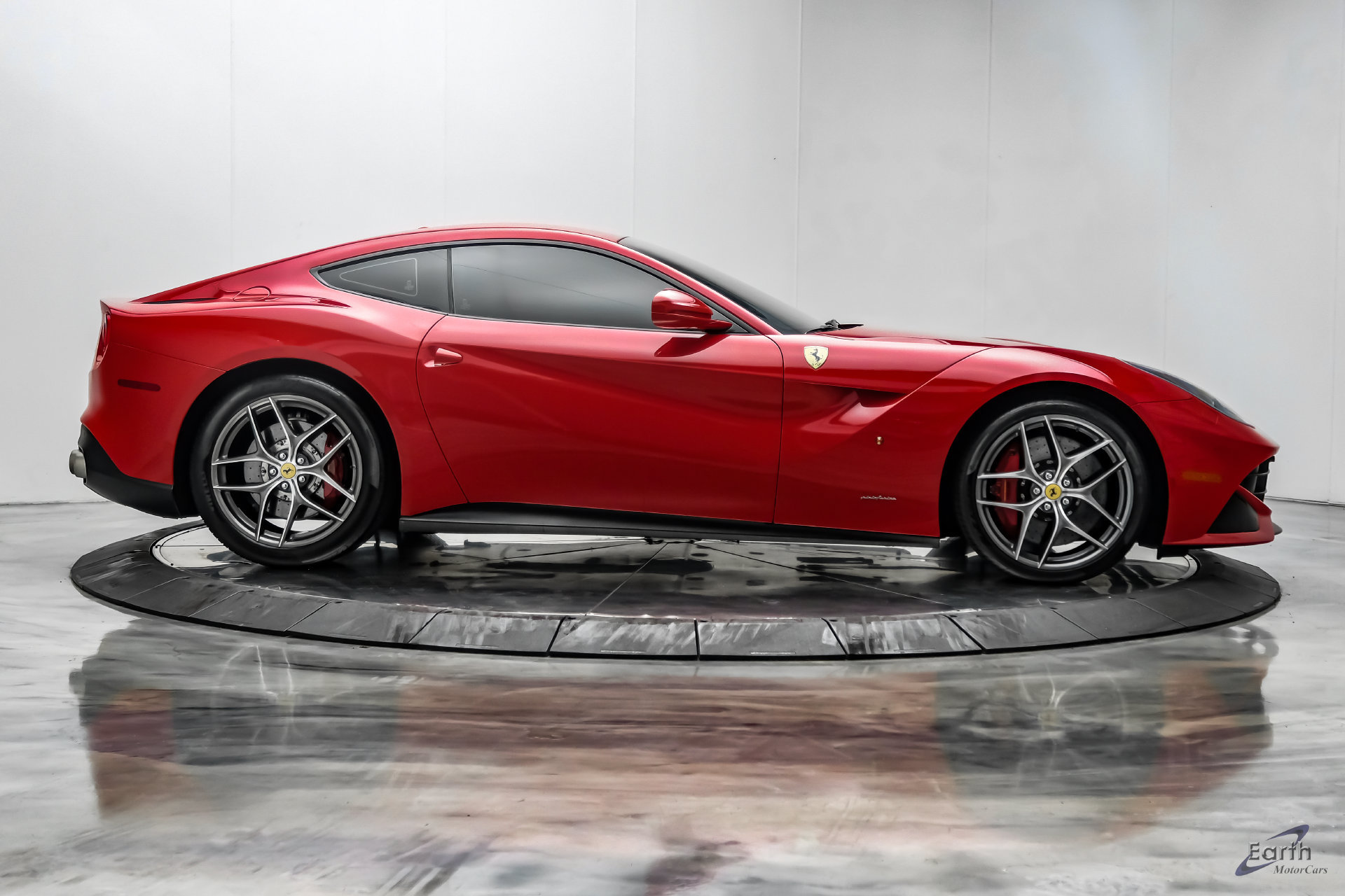 Used 2015 Ferrari F12 Berlinetta RWD image 24