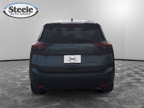 Used 2024 Nissan Rogue SV image 4