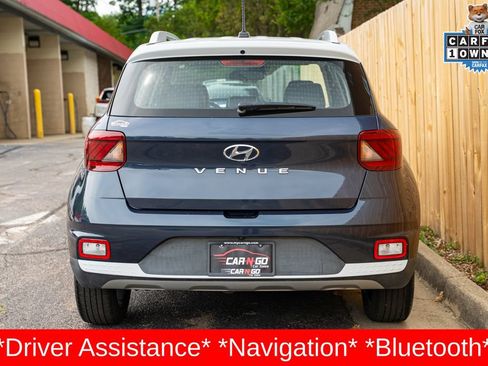 Used 2024 Hyundai Venue Limited FWD image 7