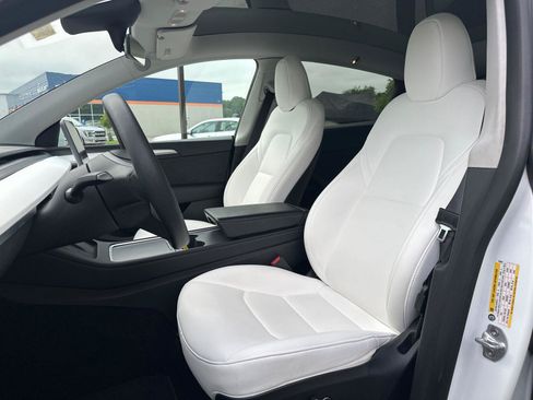 Used 2023 Tesla Model Y Performance AWD/4WD image 6
