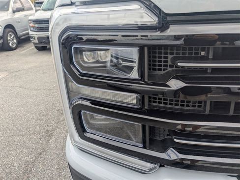 Used 2025 Ford F250 Platinum w/ FX4 Off-Road Package image 10