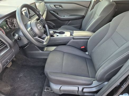 Used 2024 Nissan Rogue S FWD image 11