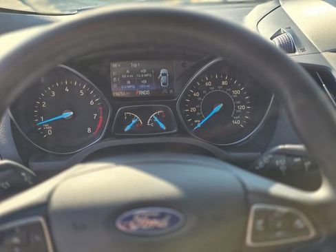 Used 2019 Ford Escape SE image 23