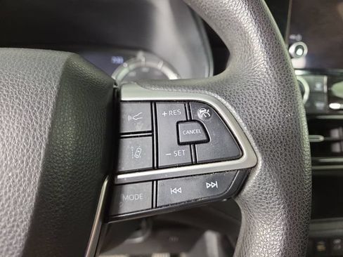 Used 2023 Toyota Highlander L AWD/4WD image 23