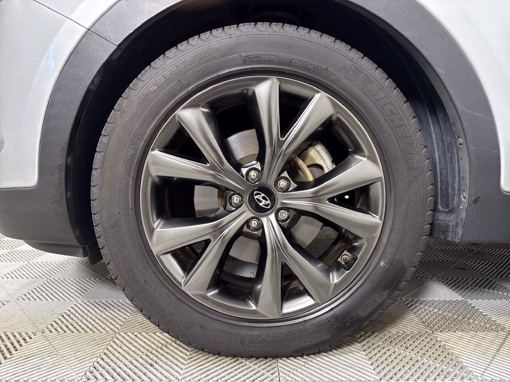 Used 2017 Hyundai Santa Fe Sport w/ 2.0T Ultimate Tech Package 05 FWD image 24