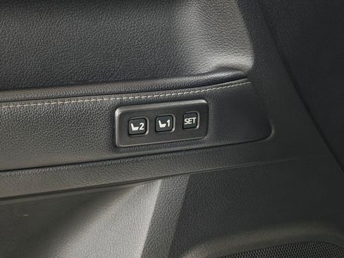 Used 2020 Toyota 4Runner Limited RWD image 18