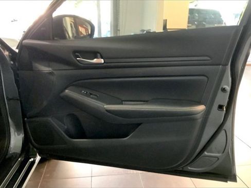 Used 2025 Nissan Altima 2.5 SV image 22