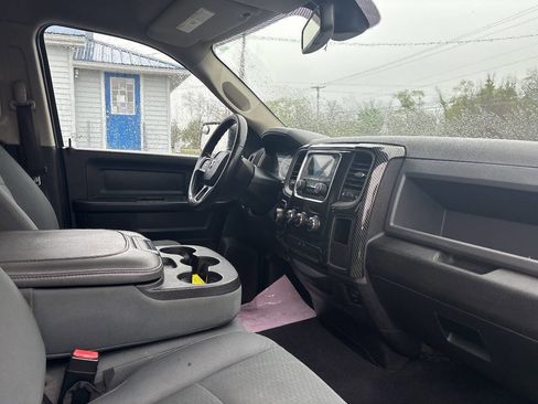 Used 2018 RAM 1500 ST w/ SXT Appearance Group AWD/4WD image 19
