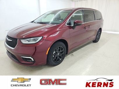 Used 2023 Chrysler Pacifica Touring-L