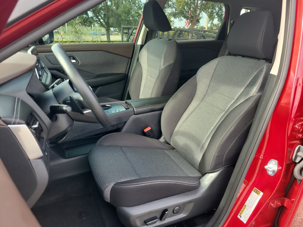 Certified 2023 Nissan Rogue SV FWD image 16