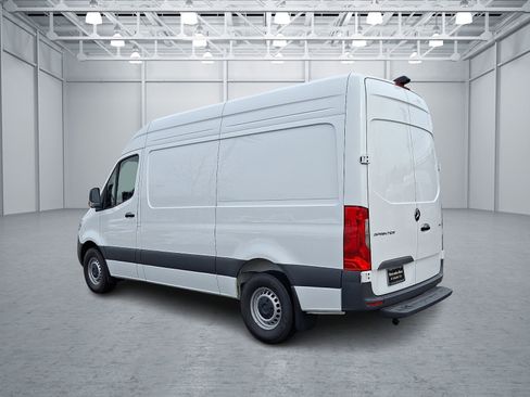 Used 2025 Mercedes-Benz Sprinter 2500 image 5