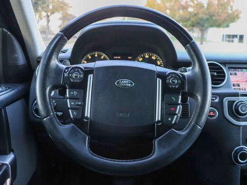 Used 2016 Land Rover LR4 HSE LUX image 32