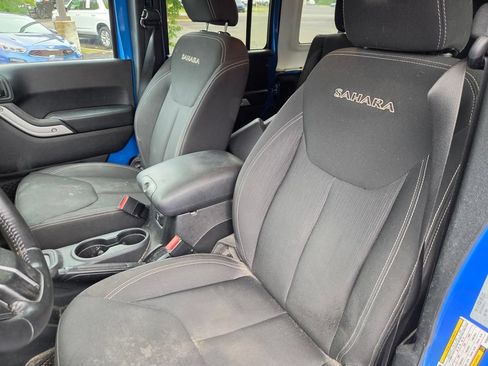 Used 2016 Jeep Wrangler Unlimited Sahara w/ Max Tow Package AWD/4WD image 10